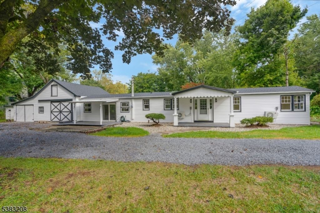 68 Trenton Ave, Frenchtown Boro, NJ 08825