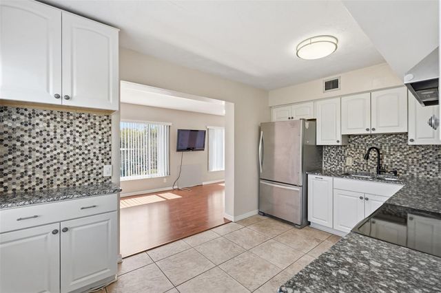 2020 WORLD PARKWAY BOULEVARD 54, Clearwater, FL 33763