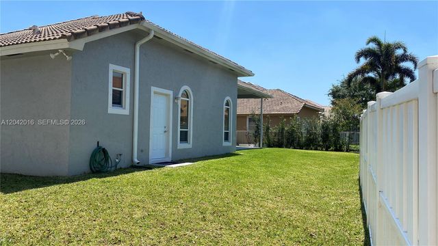2172 NW 139th Ter, Pembroke Pines, FL 33028