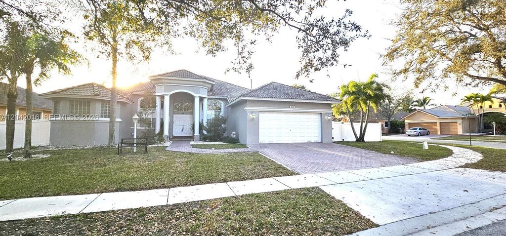 2172 NW 139th Ter, Pembroke Pines, FL 33028