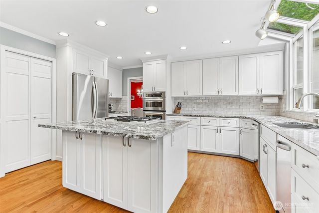 18452 NE 199th st, Woodinville, WA 98077