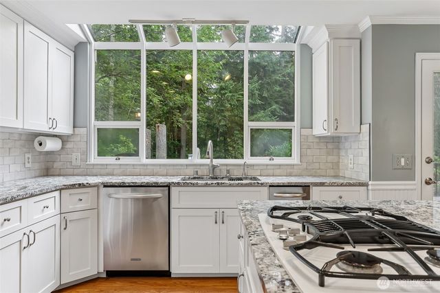 18452 NE 199th st, Woodinville, WA 98077