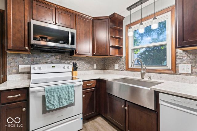 124 N Roby Drive, Anderson, IN 46012