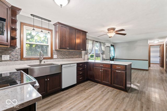 124 N Roby Drive, Anderson, IN 46012