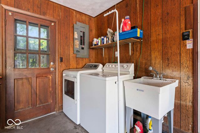 124 N Roby Drive, Anderson, IN 46012