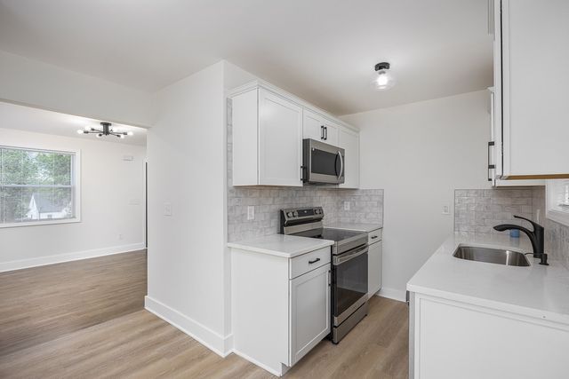 1332 Mercury Dr, Nashville, TN 37217