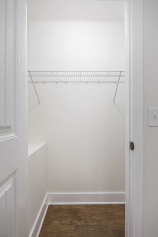 1332 Mercury Dr, Nashville, TN 37217