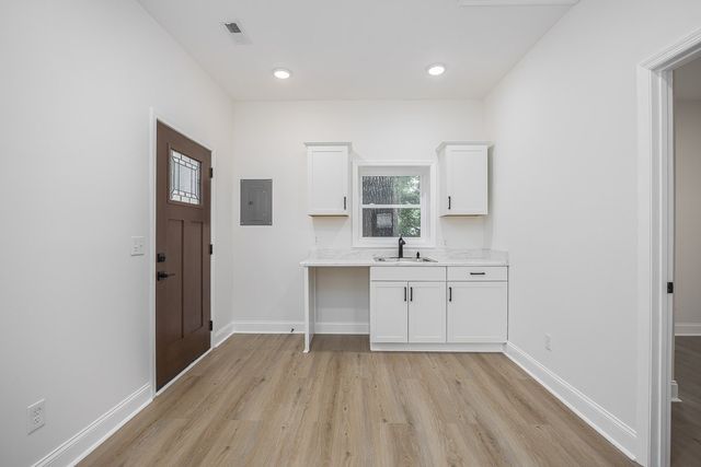 1332 Mercury Dr, Nashville, TN 37217