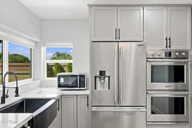 702 E DESERT PARK Lane, Phoenix, AZ 85020