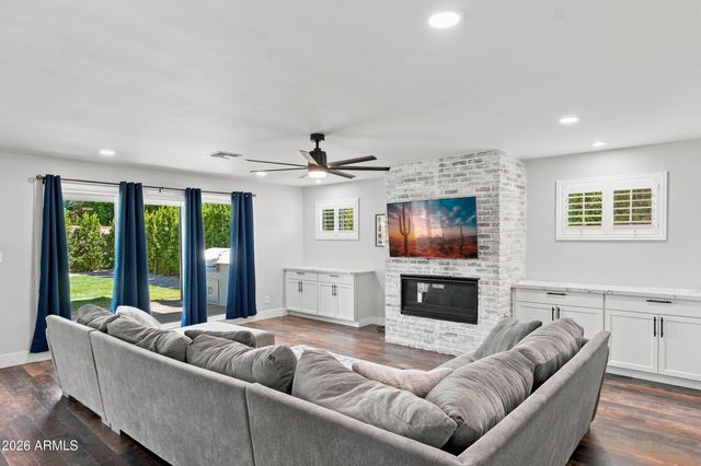 702 E DESERT PARK Lane, Phoenix, AZ 85020