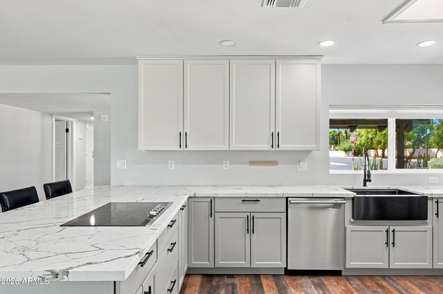 702 E DESERT PARK Lane, Phoenix, AZ 85020