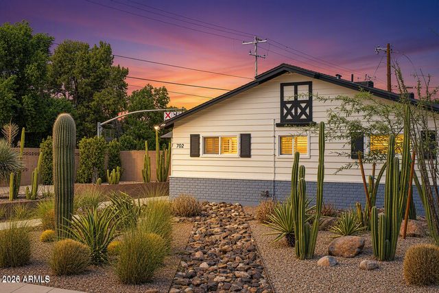 702 E DESERT PARK Lane, Phoenix, AZ 85020