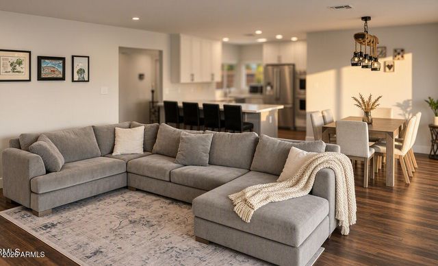 702 E DESERT PARK Lane, Phoenix, AZ 85020