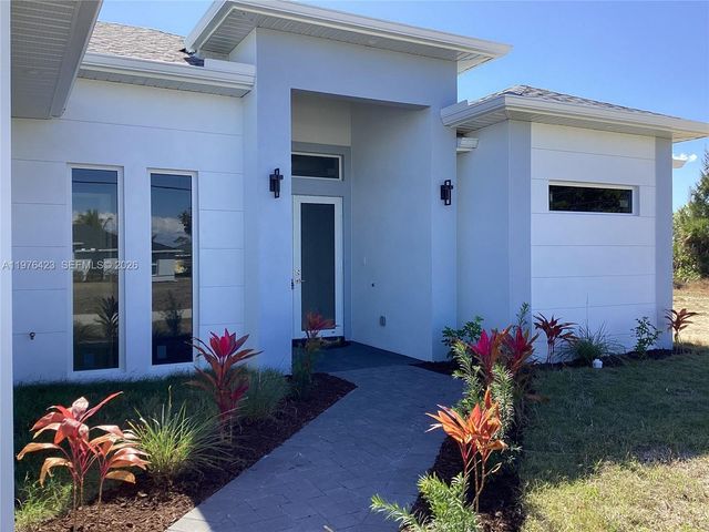 1120 NE 32nd Lane, Cape Coral, FL 33990