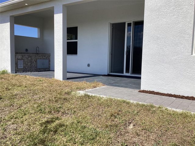 1120 NE 32nd Lane, Cape Coral, FL 33990