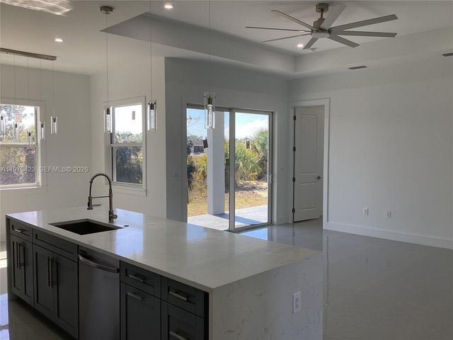 1120 NE 32nd Lane, Cape Coral, FL 33990