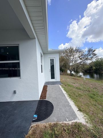 1120 NE 32nd Lane, Cape Coral, FL 33990