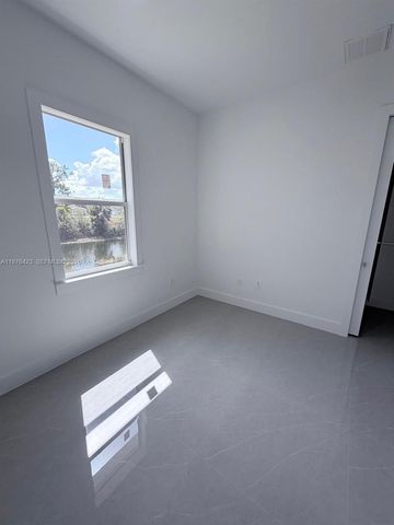 1120 NE 32nd Lane, Cape Coral, FL 33990