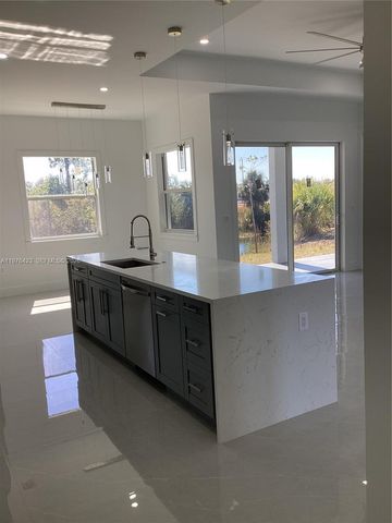 1120 NE 32nd Lane, Cape Coral, FL 33990
