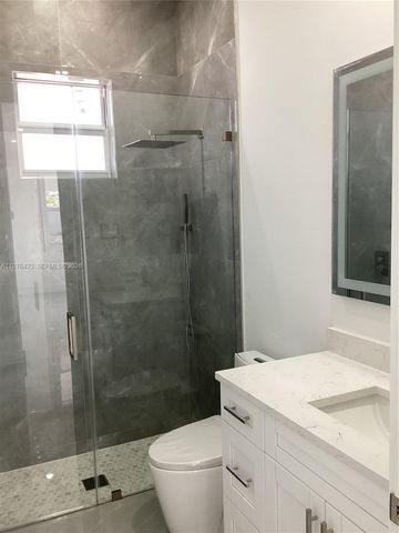 1120 NE 32nd Lane, Cape Coral, FL 33990
