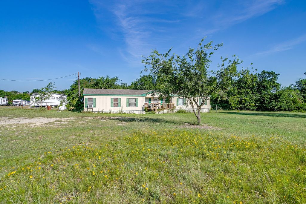 127 Lelon Lane, Springtown, TX 76082