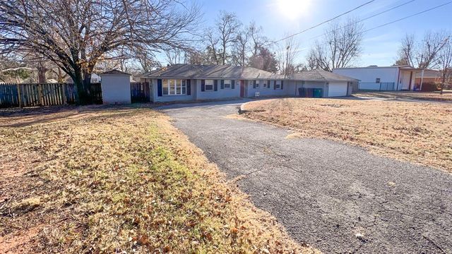13408 Thompson Road, Edmond, OK 73013