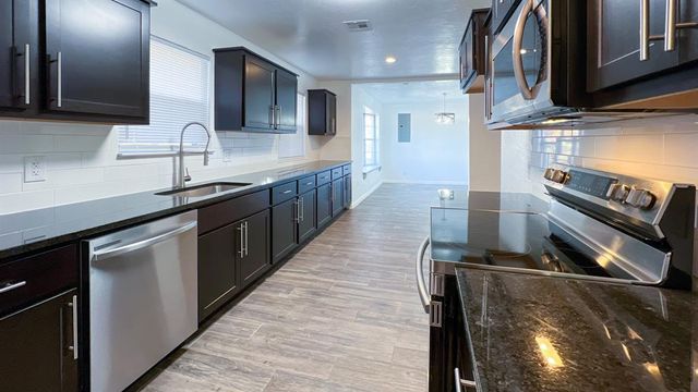 13408 Thompson Road, Edmond, OK 73013