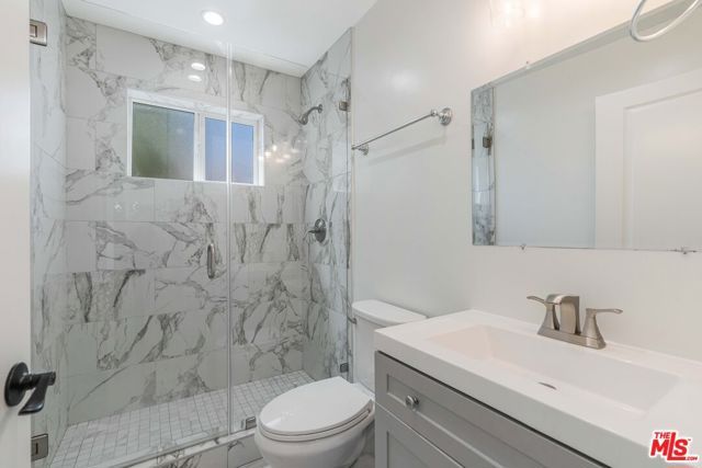 8461 Calvin Avenue, Northridge (los Angeles), CA 91324