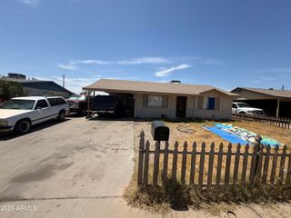 5826 N 70TH Avenue, Glendale, AZ 85303