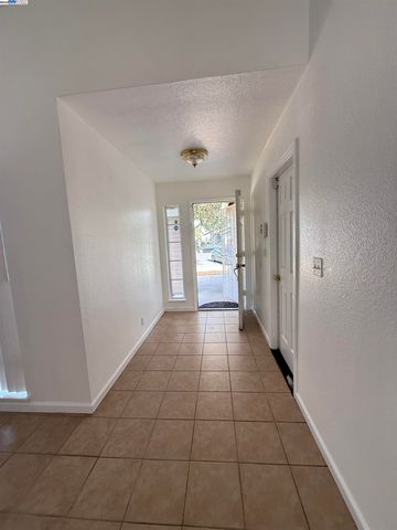 2932 Alcott Ct, Modesto, CA 95355