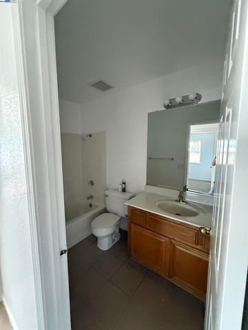 2932 Alcott Ct, Modesto, CA 95355