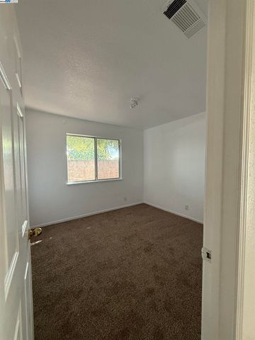 2932 Alcott Ct, Modesto, CA 95355