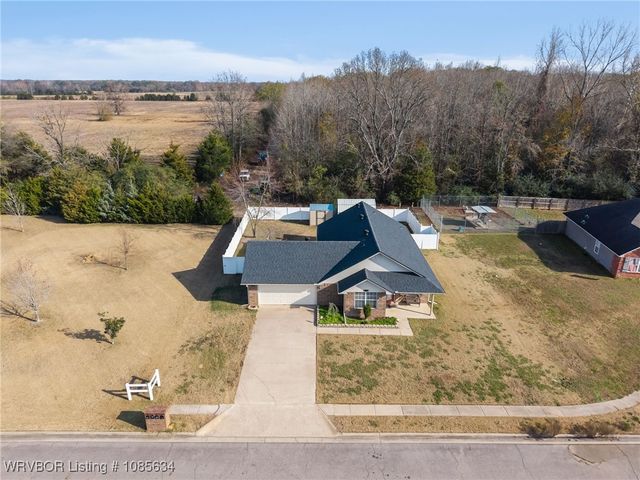 1736 Riley Circle, Alma, AR 72921