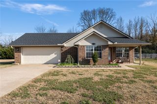 1736 Riley Circle, Alma, AR 72921