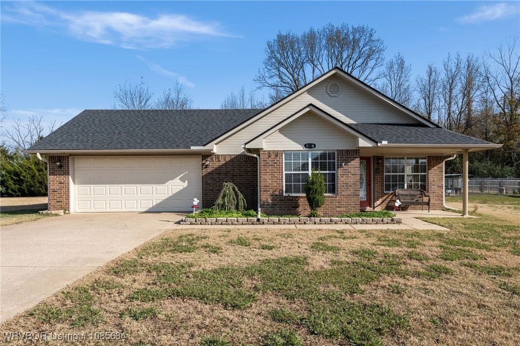 1736 Riley Circle, Alma, AR 72921