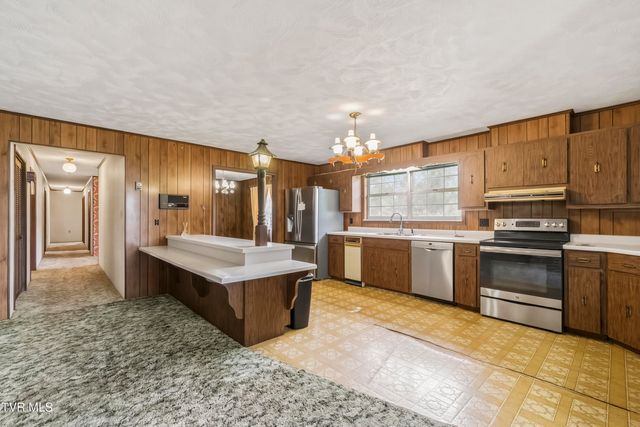 1865 Rheatown Road, Chuckey, TN 37641