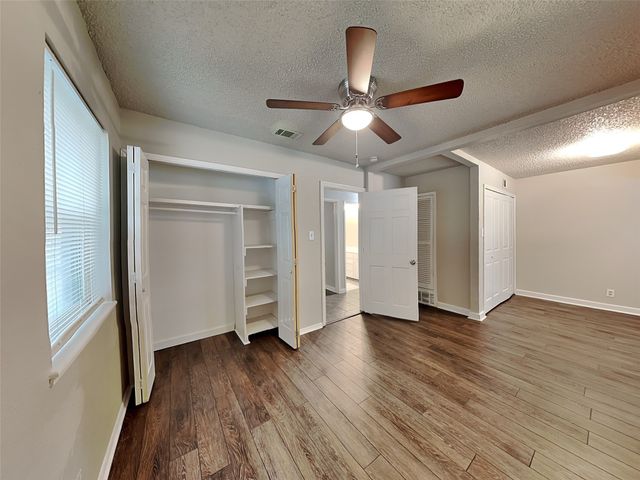 1101 Johns Drive, Euless, TX 76039