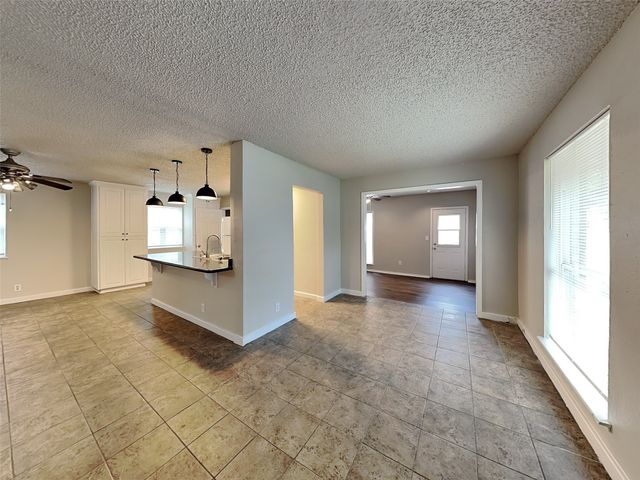 1101 Johns Drive, Euless, TX 76039