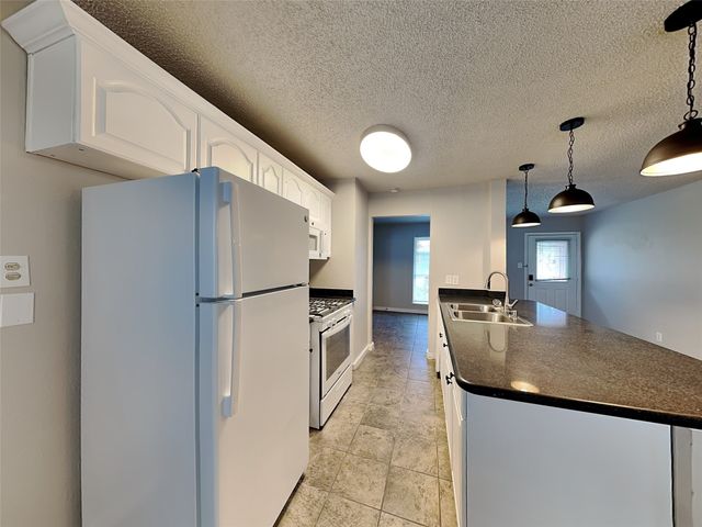 1101 Johns Drive, Euless, TX 76039