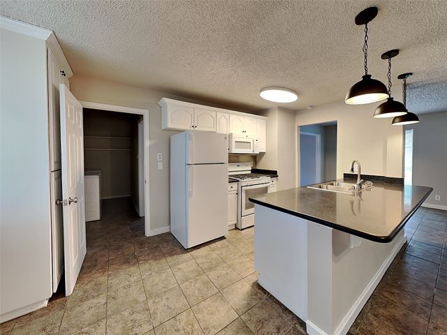 1101 Johns Drive, Euless, TX 76039