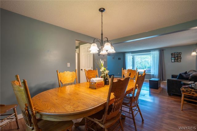 96 Tobey Hill Drive, West Seneca, NY 14224