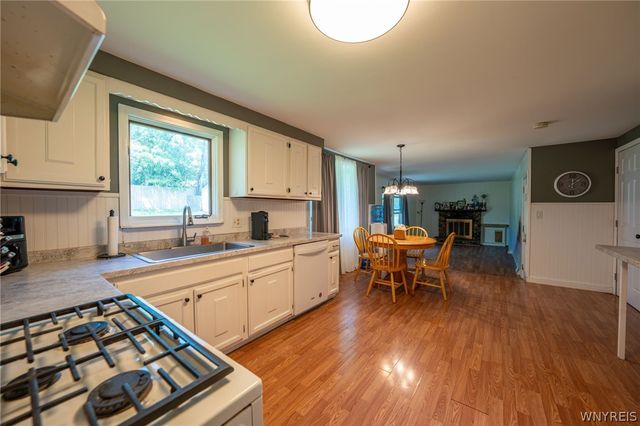 96 Tobey Hill Drive, West Seneca, NY 14224