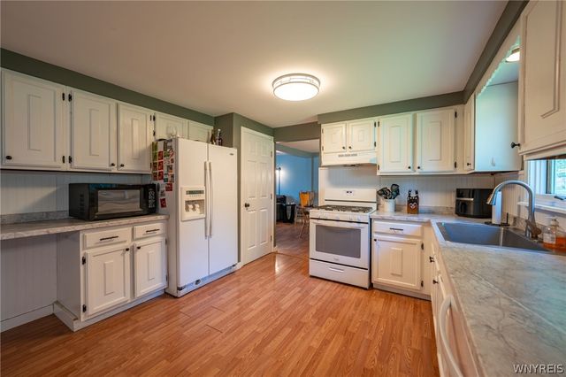 96 Tobey Hill Drive, West Seneca, NY 14224