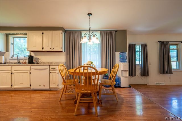 96 Tobey Hill Drive, West Seneca, NY 14224