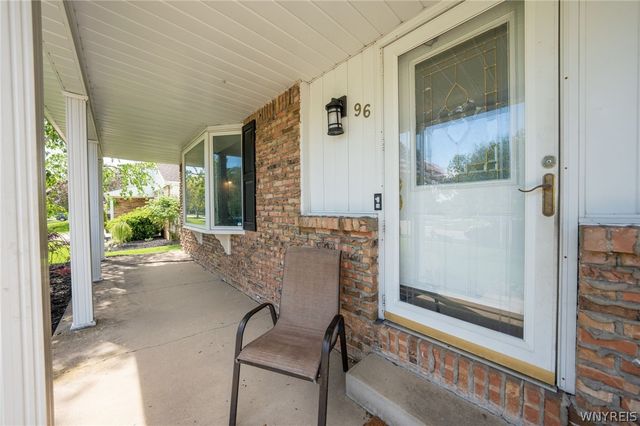 96 Tobey Hill Drive, West Seneca, NY 14224