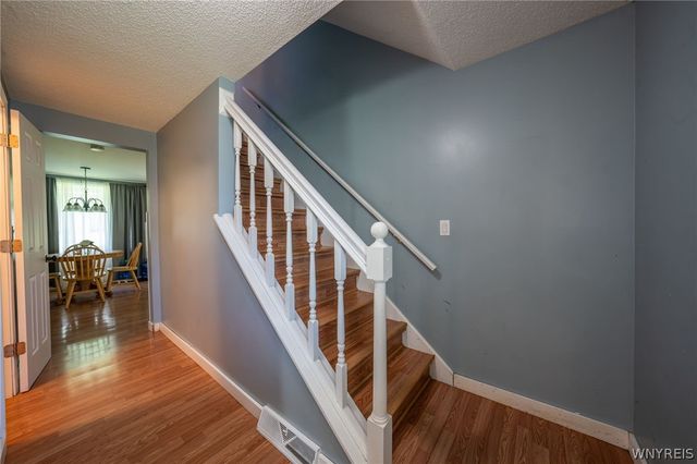 96 Tobey Hill Drive, West Seneca, NY 14224