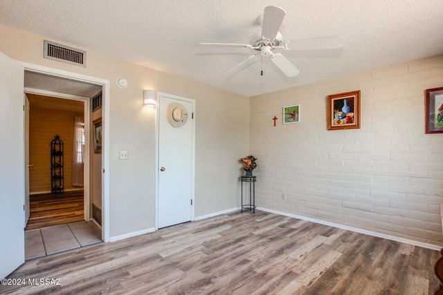 321 S Abrego Drive, Green Valley, AZ 85614