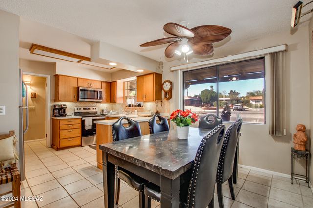 321 S Abrego Drive, Green Valley, AZ 85614