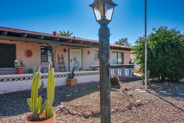 321 S Abrego Drive, Green Valley, AZ 85614