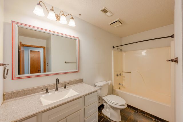 2301 WINCHESTER DR, Columbia, MO 65202